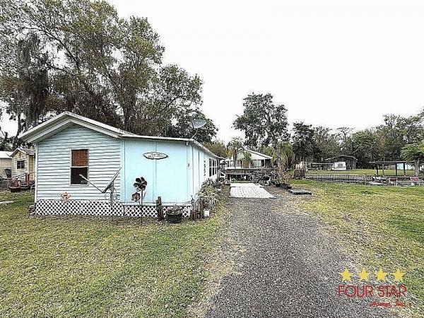 Photo 1 of 2 of home located at 26015 Mcpherson Lane Astor, FL 32102