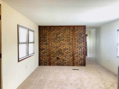 Photo 4 of 11 of home located at 35 Vista Mobile Dr Dundalk, MD 21222