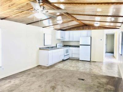 Photo 4 of 10 of home located at 44 Vista Mobile Dr Dundalk, MD 21222