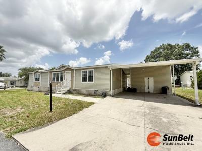 Photo 2 of 33 of home located at 139 Skyview Ridge Lane Davenport, FL 33897