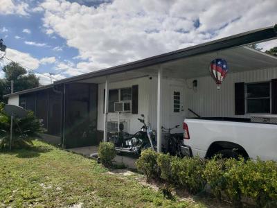 Photo 3 of 19 of home located at 6958 Oakwood Lane Mount Dora, FL 32757