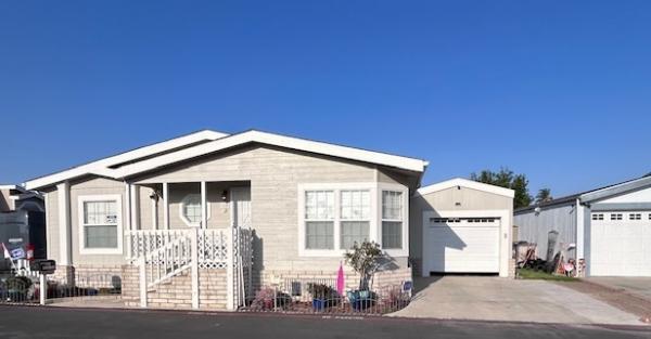 1998 Skyline Triplewide Manufactured Home