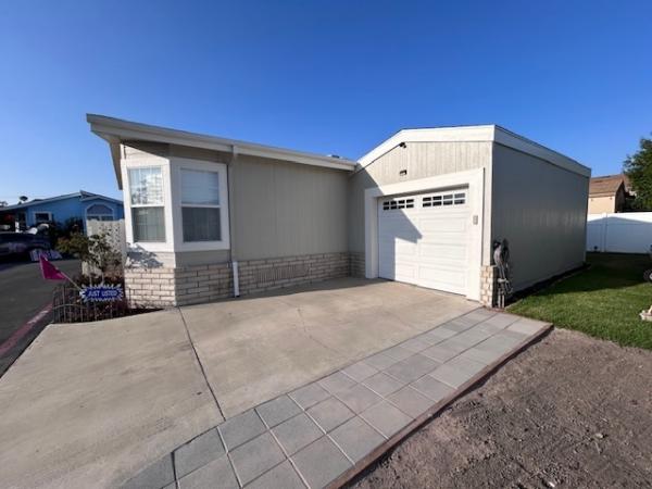 1998 Skyline Triplewide Manufactured Home