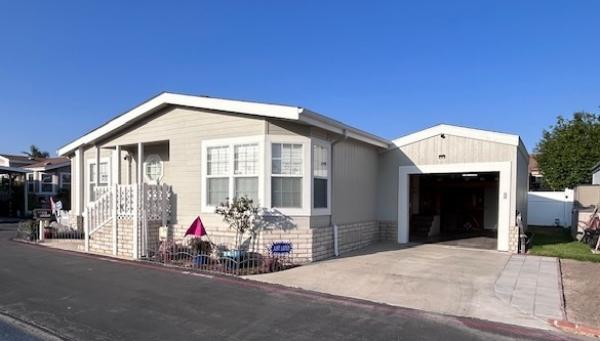 1998 Skyline Triplewide Manufactured Home