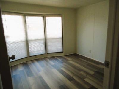 Photo 5 of 32 of home located at 4800 East Vegas Valley Drive Las Vegas, NV 89121