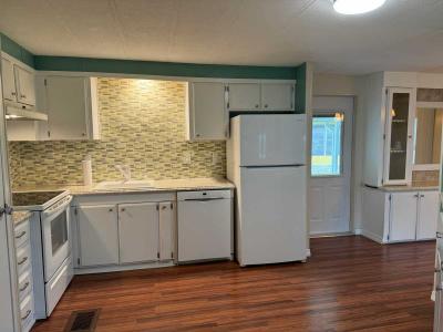 Photo 4 of 15 of home located at 22 Coral St Eustis, FL 32726