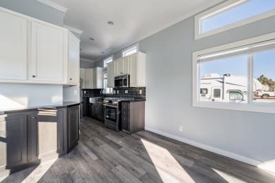 Photo 5 of 13 of home located at 1600 Silver Creek Road Bullhead City, AZ 86442