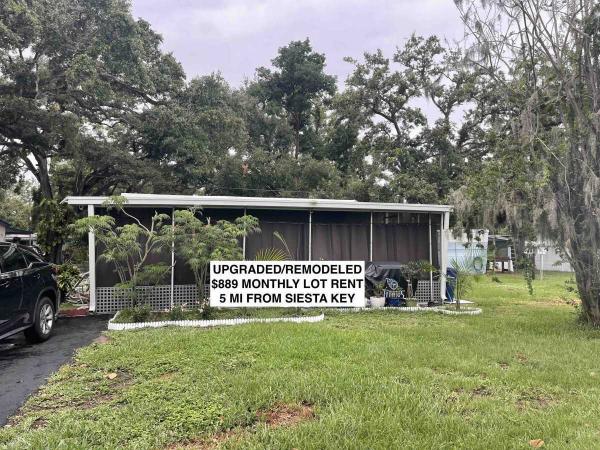 Photo 1 of 2 of home located at 2320 Bee Ridge Rd. Lot 136 Sarasota, FL 34239