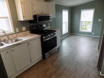 Photo 4 of 33 of home located at 2346 Charter Oak Ct Newport, MI 48166