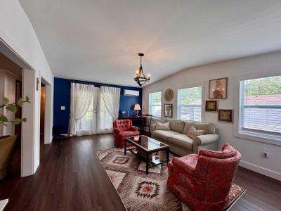 Photo 2 of 32 of home located at 25 Violet Drive Hendersonville, NC 28792
