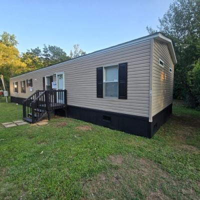 Photo 2 of 17 of home located at 116 Alhambra Blvd Piedmont, SC 29673