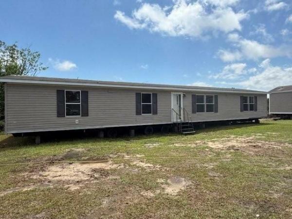 Photo 1 of 2 of home located at Southern Family Mobile Homes L 12657 S Us Highway 231 Cottonwood, AL 36320
