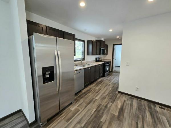 2025 Champion - Highland - Worthington Mobile Home For Sale