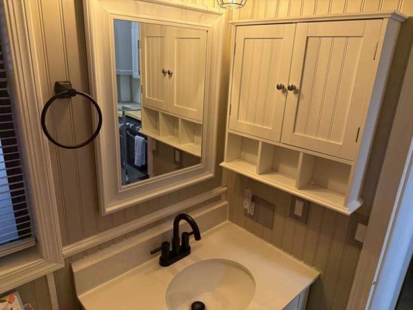 1990 Castle Manufactured Home