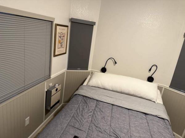 1990 Castle Manufactured Home