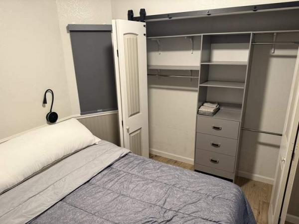 1990 Castle Manufactured Home