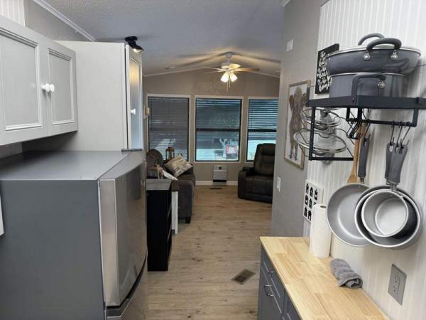 1990 Castle Manufactured Home