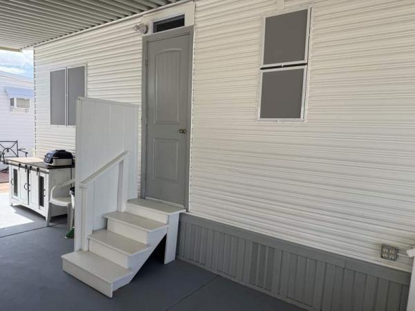 1990 Castle Manufactured Home