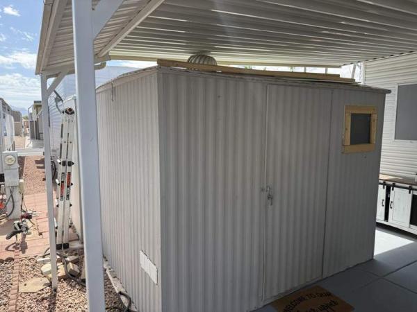 1990 Castle Manufactured Home