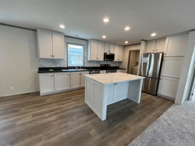 Mobile Home at 40006 N Tothill Cir Sterling Heights, MI 48310