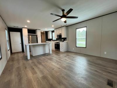 Photo 5 of 29 of home located at 102 Eloise #El102 Conroe, TX 77301