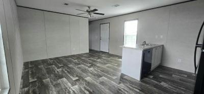 Photo 4 of 14 of home located at 5 Victoria Lane Lake Placid, FL 33852