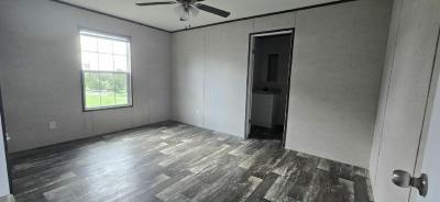 Photo 3 of 12 of home located at 5 Victoria Lane Lake Placid, FL 33852