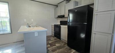 Photo 3 of 13 of home located at 31 Victoria Lane Lake Placid, FL 33852