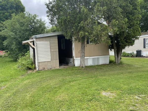 1972 Parkwood Manufactured Home