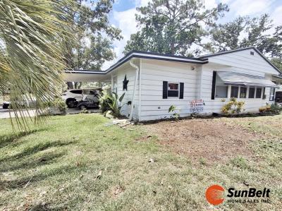 Photo 4 of 65 of home located at 1704 B Sedgefield Lane, Lot 453 Ocala, FL 34472