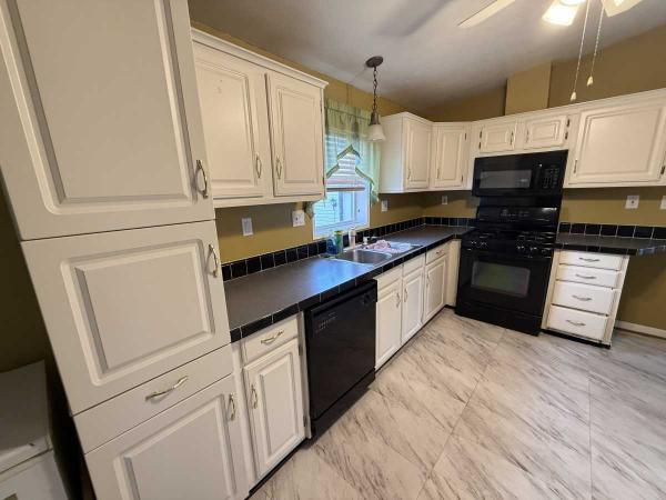 1995 Schult Creekwood Mobile Home