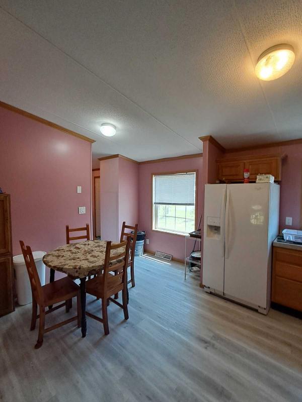 2003 Skyline  Royal Manor Mobile Home
