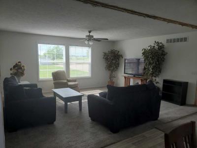 Photo 2 of 3 of home located at 1712 Pella Avenue Oskaloosa, IA 52577