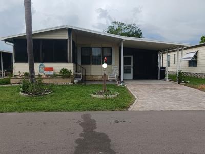 Photo 4 of 40 of home located at 5700 Bayshore Rd. #609 Palmetto, FL 34221