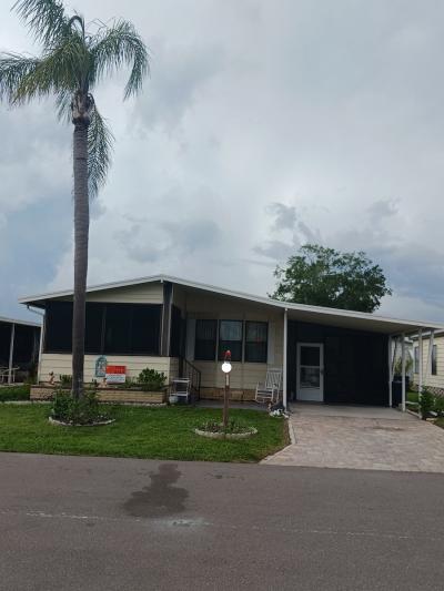 Photo 5 of 40 of home located at 5700 Bayshore Rd. #609 Palmetto, FL 34221