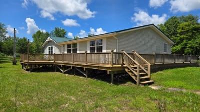 Photo 2 of 11 of home located at 693 Windy Hill Rd Campton, KY 41301