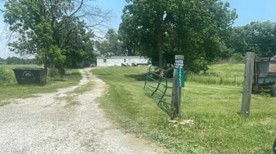 Mobile Home at 12753 E 400th Rd Paris, IL 61944