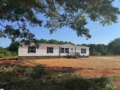 Mobile Home at 120 Hatchett Rd Roebuck, SC 29376
