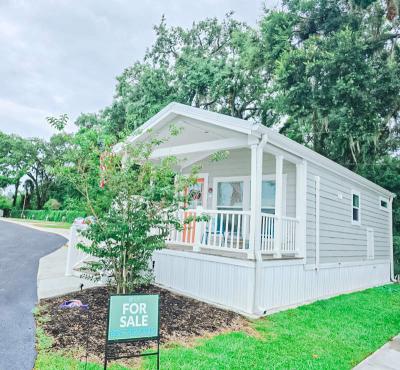 Photo 2 of 8 of home located at 39515 Rabbit Run Rv#12 Zephyrhills, FL 33542