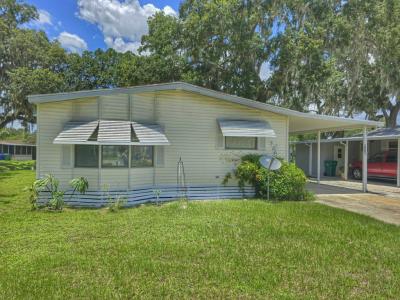 Photo 2 of 20 of home located at 1025 Autumn Leaf Dr. Wildwood, FL 34785