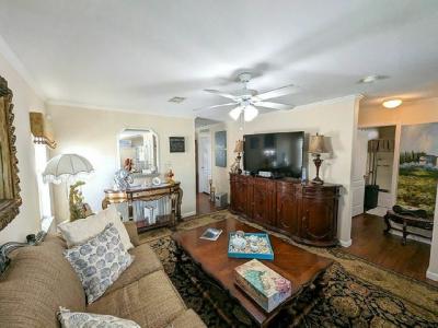 Photo 3 of 22 of home located at 219 North Four Seasons Road Palm Beach Gardens, FL 33410