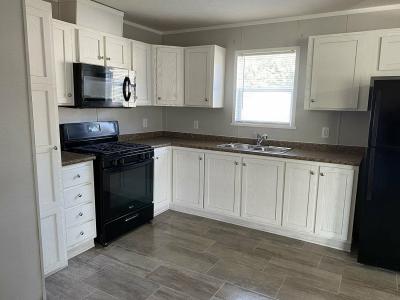 Mobile Home at 2327 Cascade Flint, MI 48504