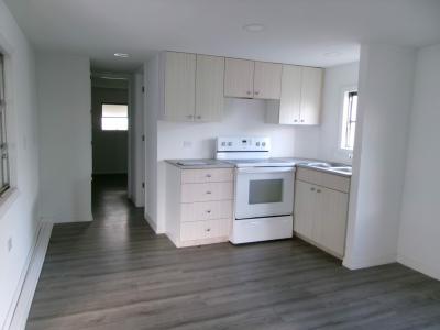 Photo 5 of 8 of home located at 3100 26th Ave N Lot #17 Saint Petersburg, FL 33713