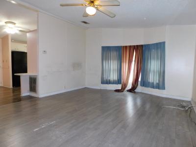 Photo 2 of 25 of home located at 1622 Bassett Dr Lakeland, FL 33810