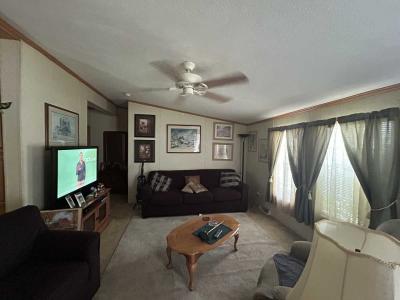 Photo 16 of 14 of home located at 1737 Route 9W #90 Selkirk, NY 12158