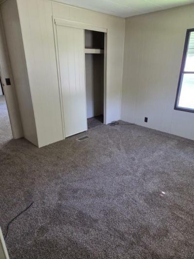 Photo 4 of 7 of home located at 3371 Sherwood Bay City, MI 48706