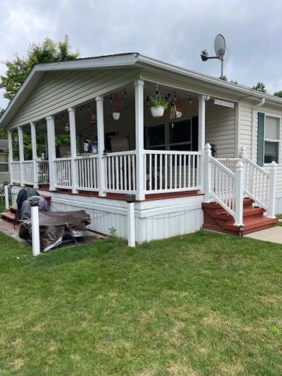 Photo 2 of 16 of home located at 28079 Charlemagne #39 Romulus, MI 48174
