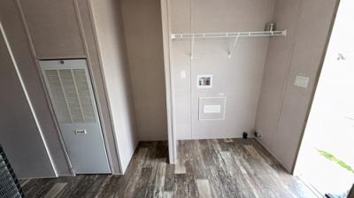 Photo 4 of 16 of home located at 1709 E Houston Hwy Victoria, TX 77901