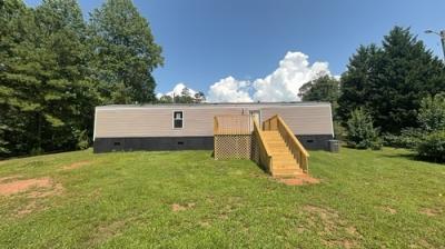 Photo 3 of 13 of home located at 178 Left Fork Rd Pickens, SC 29671