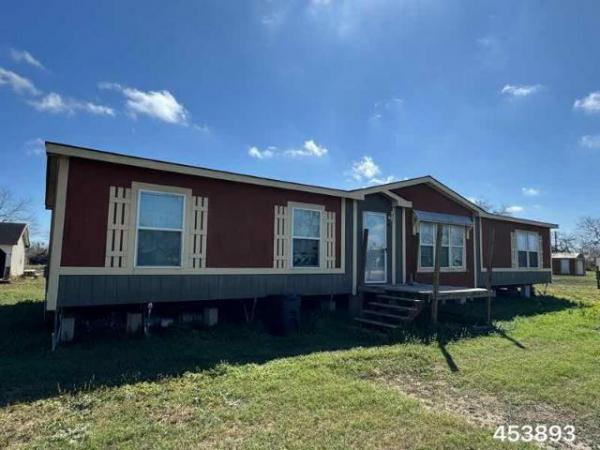 Photo 1 of 1 of home located at 423 S Henry Martinez St Sarita, TX 78385